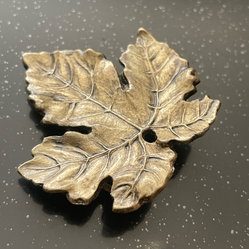 Gold Leaf Brooch - Picture 2 of 3